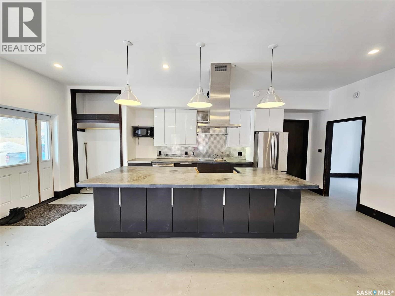 347 Maple Avenue, Yorkton, SK - Indoor Photo Showing Kitchen With Upgraded Kitchen