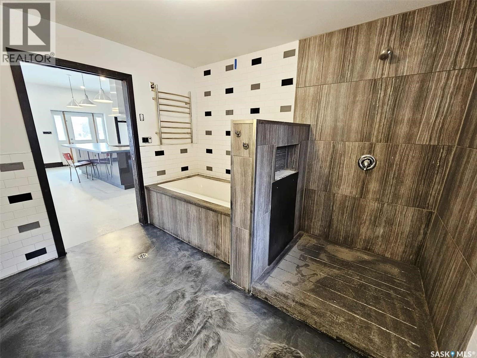 347 Maple Avenue, Yorkton, SK - Indoor