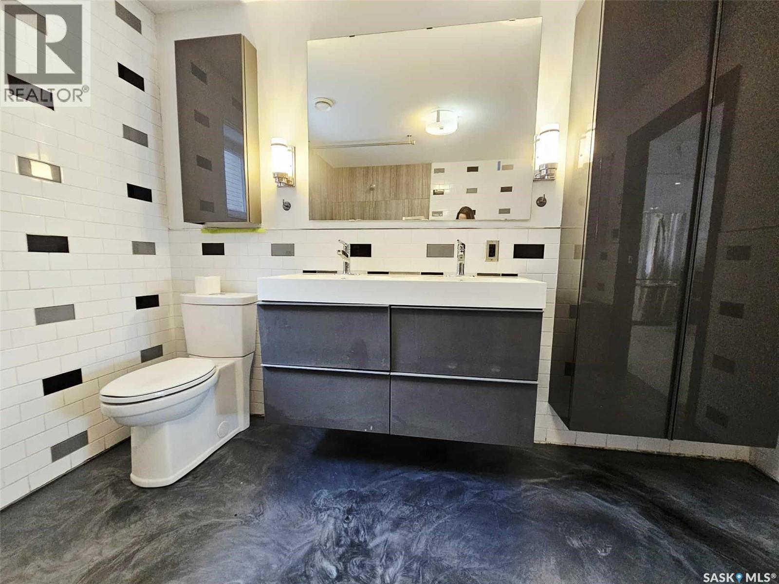 347 Maple Avenue, Yorkton, SK - Indoor Photo Showing Bathroom