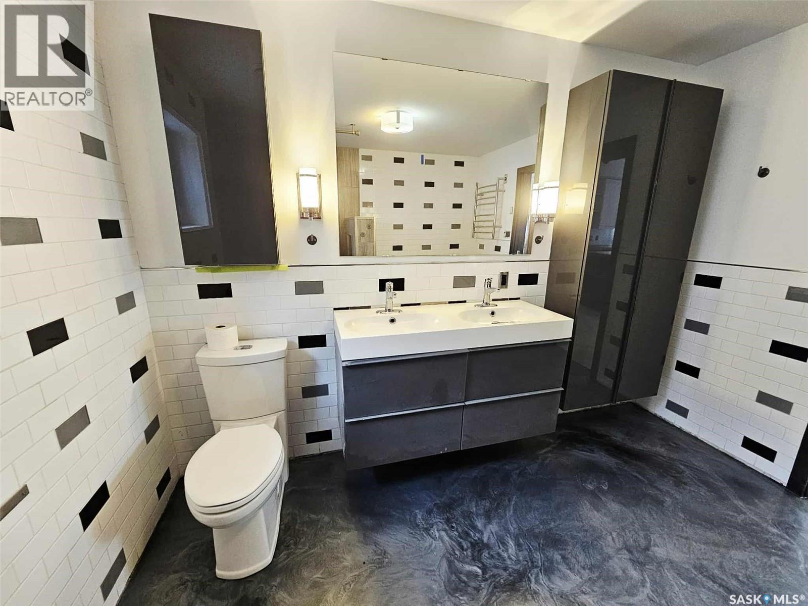 347 Maple Avenue, Yorkton, SK - Indoor Photo Showing Bathroom