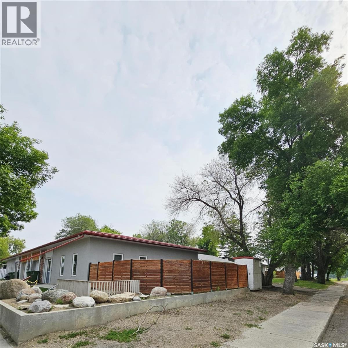 347 Maple Avenue, Yorkton, SK - Outdoor