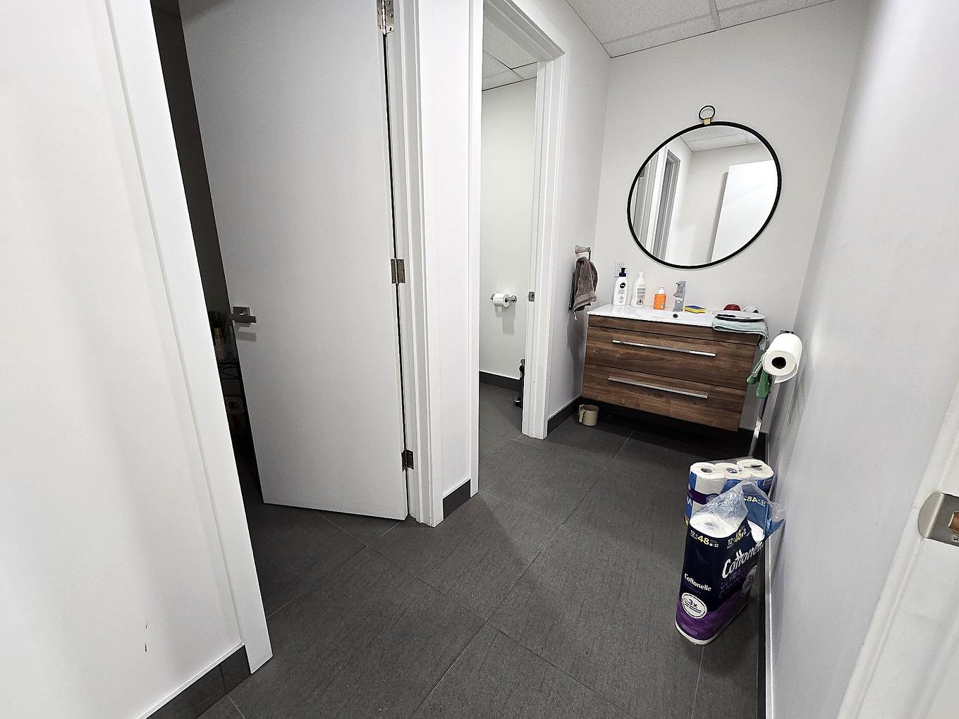 Powder room - 3591Z - 3595Z Boul. De La Grande-Allée, Boisbriand, QC - Indoor