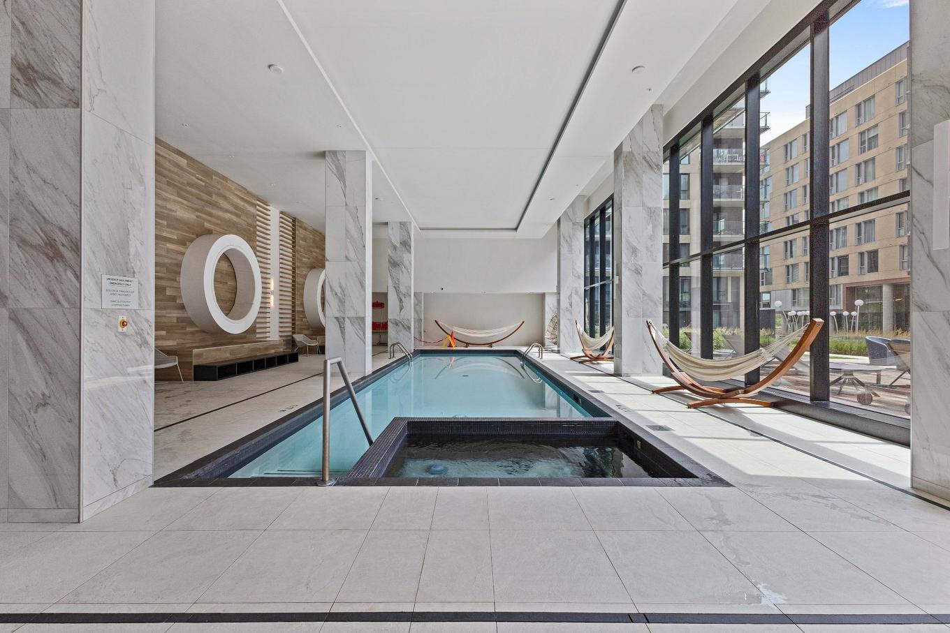 Piscine - 308-1500 Rue Des Bassins, Montréal (Le Sud-Ouest), QC - Indoor Photo Showing Other Room