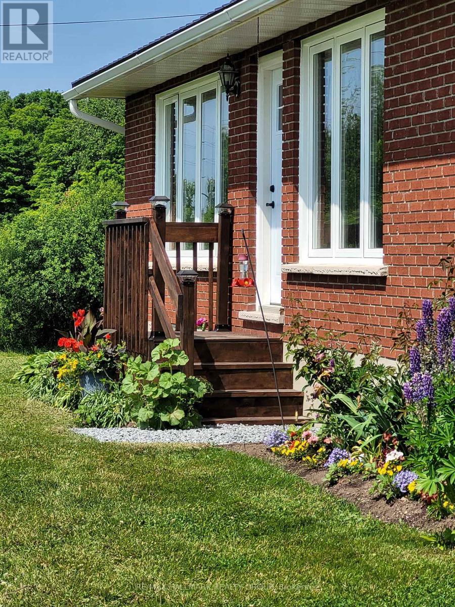 1352 County 43 Road Highway W, Montague, ON