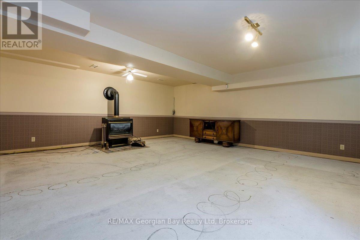 31 Lakeview Crescent, Tiny, ON - Indoor