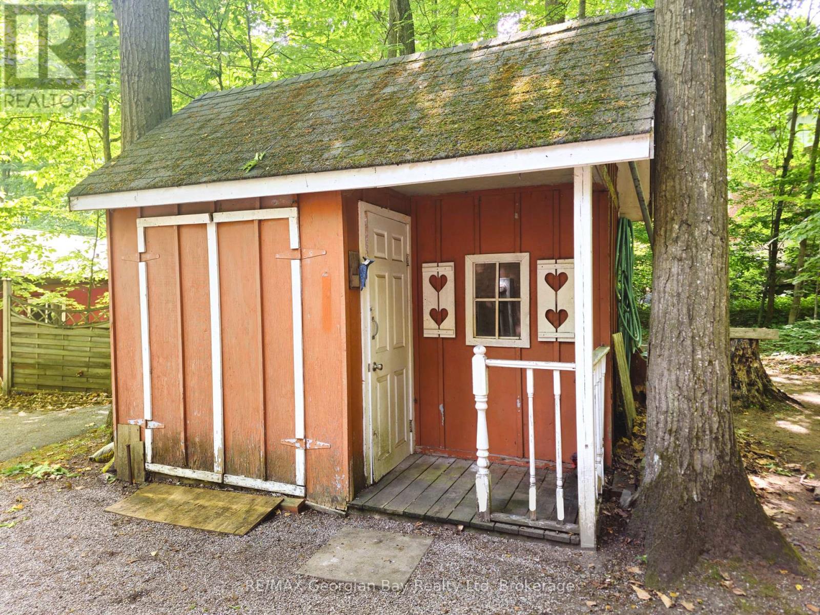 31 Lakeview Crescent, Tiny, ON - Outdoor