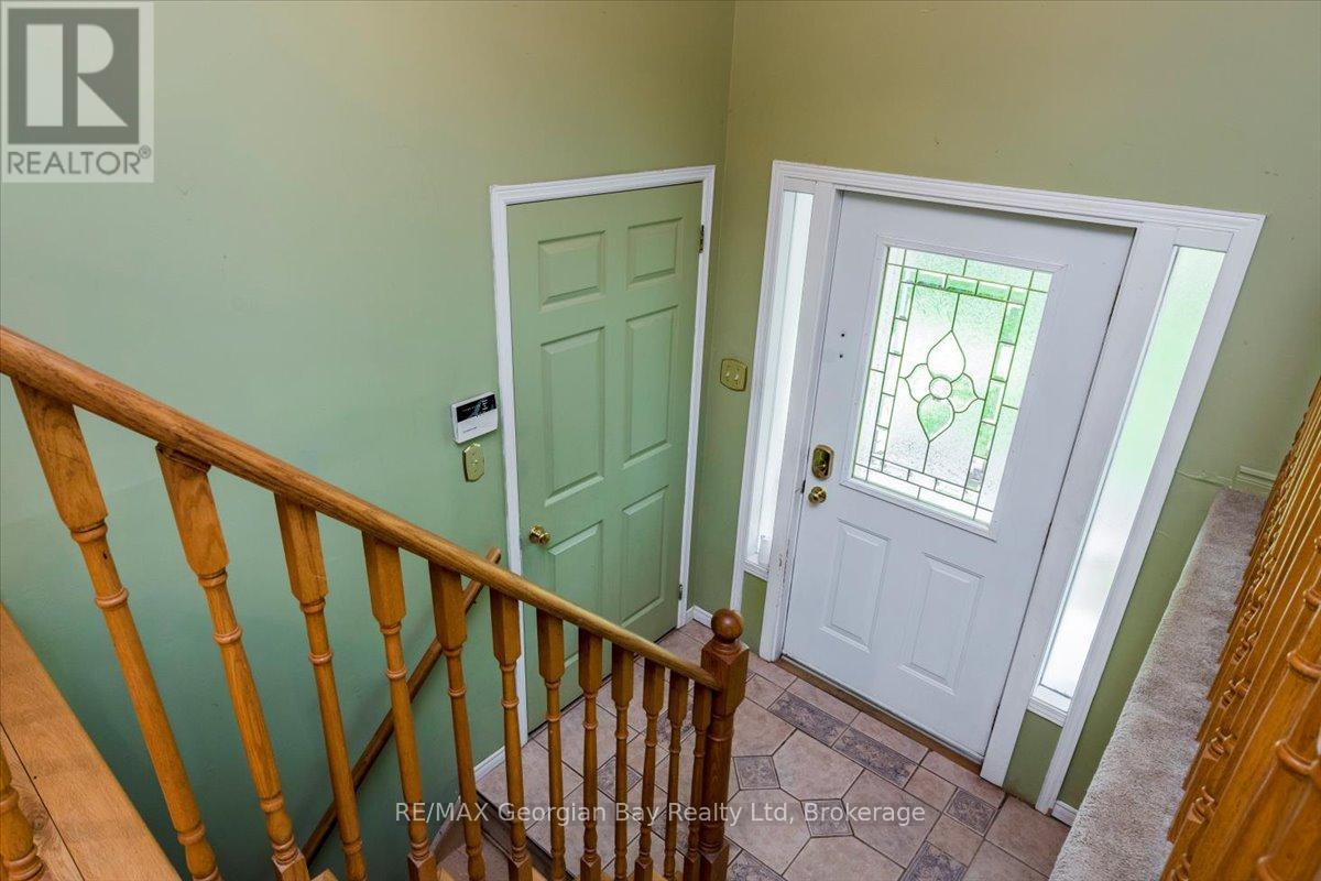 31 Lakeview Crescent, Tiny, ON - Indoor Photo Showing Other Room