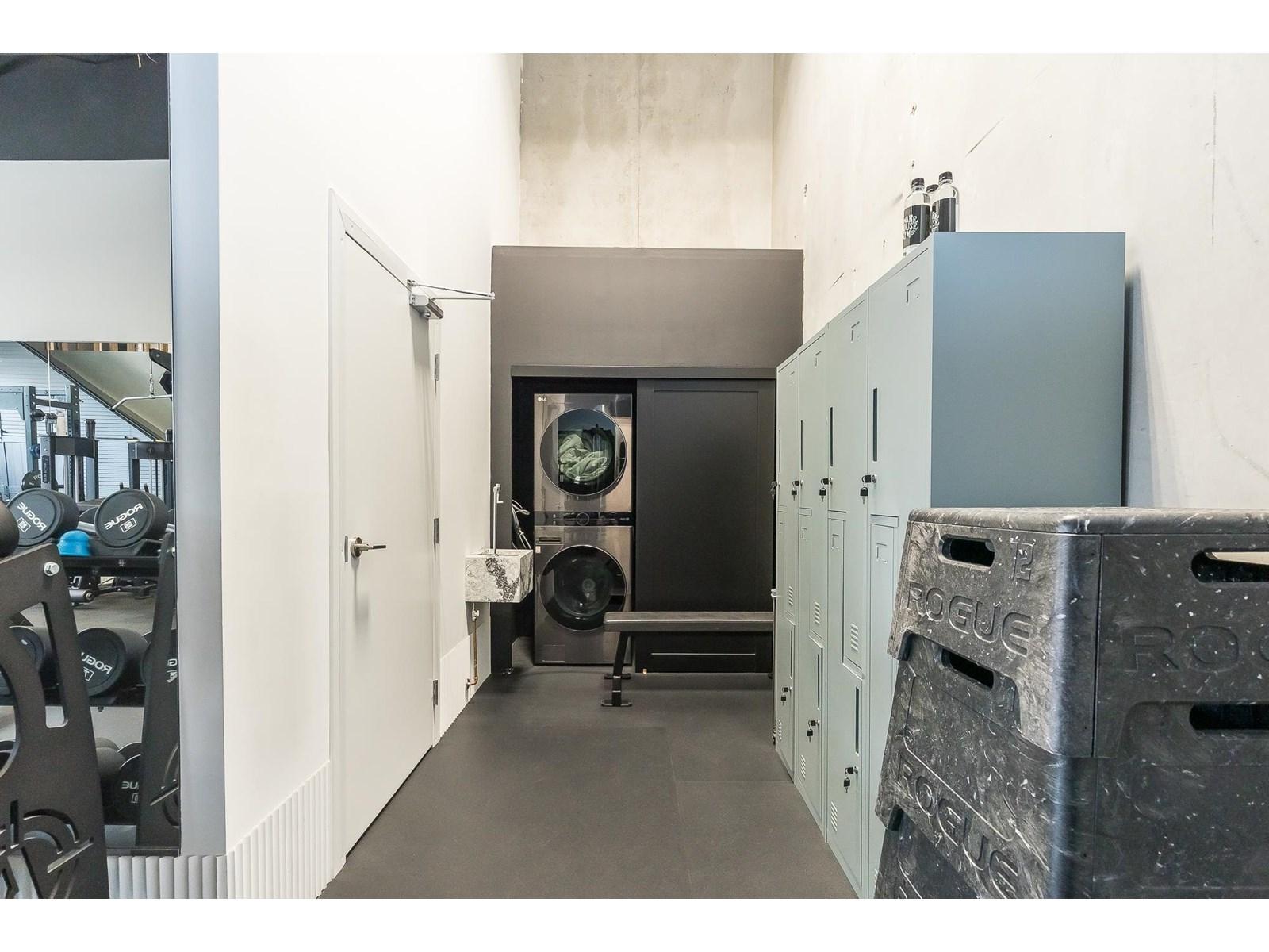 2 34100 South Fraser Way, Abbotsford, BC