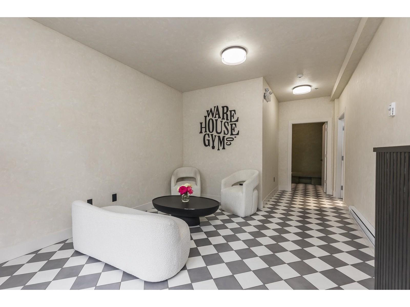 2 34100 South Fraser Way, Abbotsford, BC