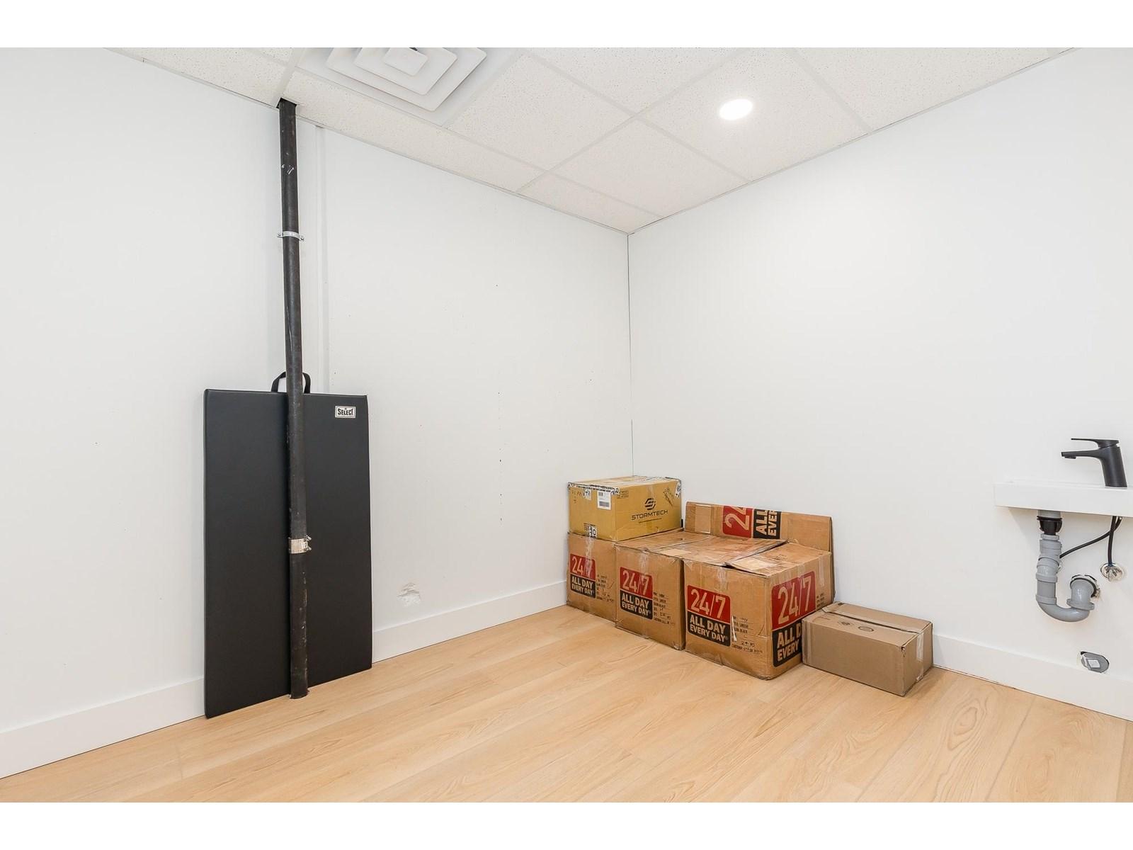 2 34100 South Fraser Way, Abbotsford, BC