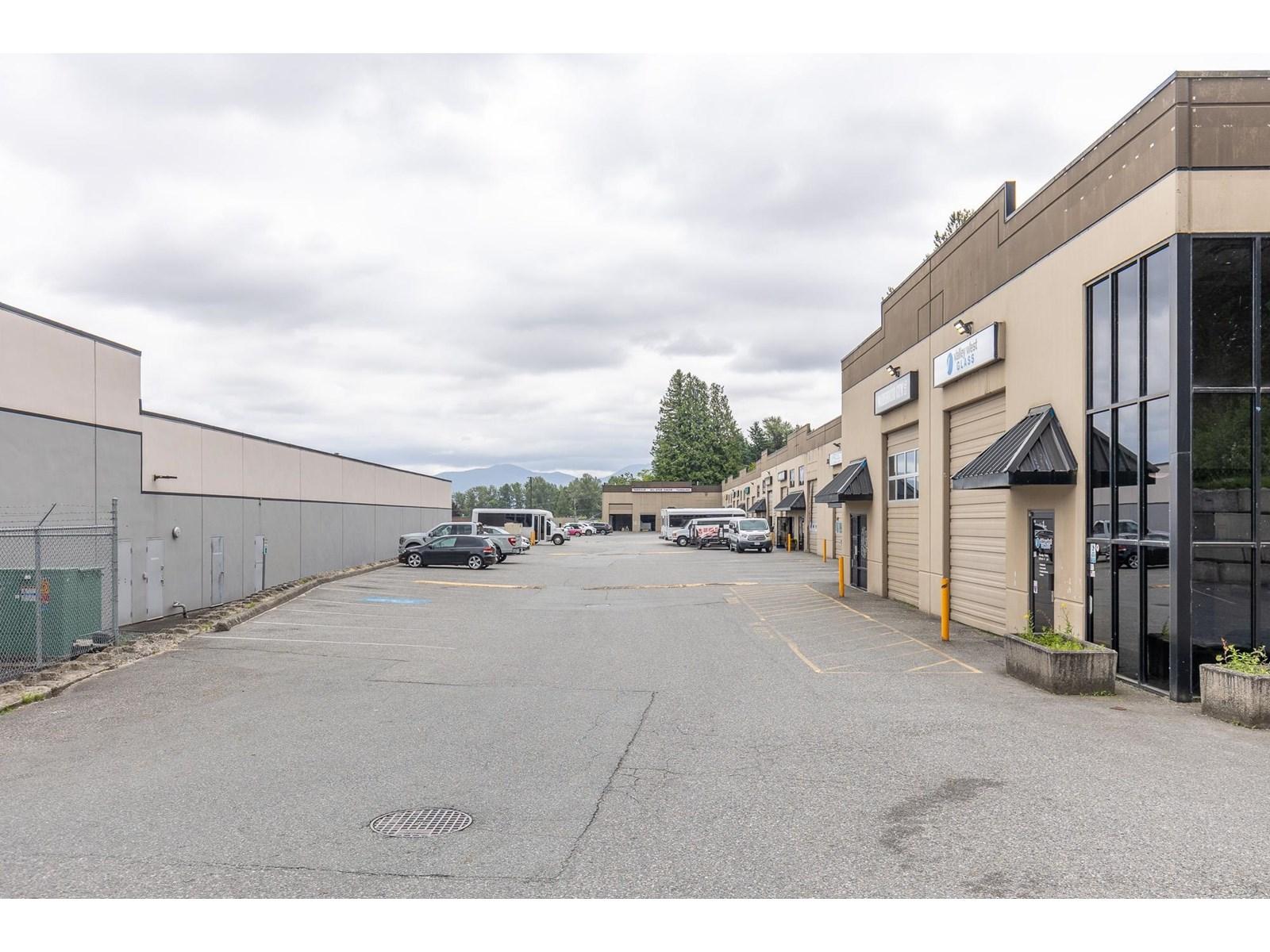 2 34100 South Fraser Way, Abbotsford, BC