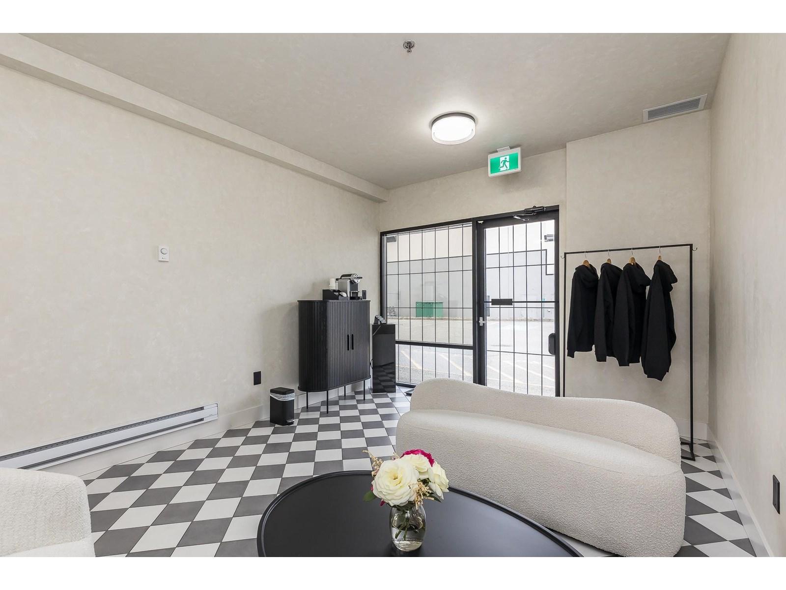 2 34100 South Fraser Way, Abbotsford, BC