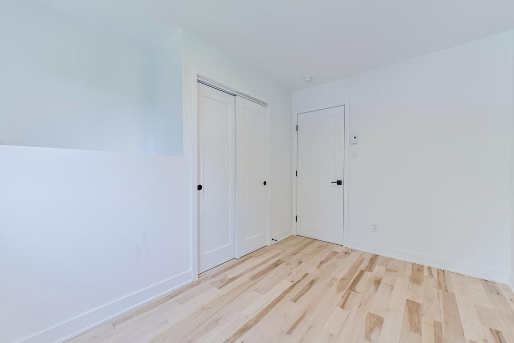 Bedroom - 2010 Rue La Corne, Saint-Bruno-De-Montarville, QC - Indoor Photo Showing Other Room