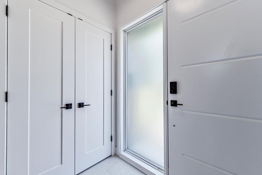 Hall - 2010 Rue La Corne, Saint-Bruno-De-Montarville, QC - Indoor Photo Showing Other Room