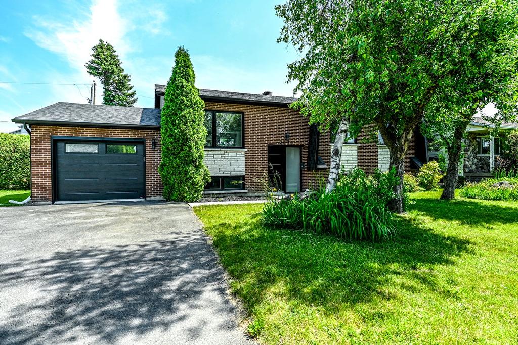 Frontage - 2010 Rue La Corne, Saint-Bruno-De-Montarville, QC - Outdoor