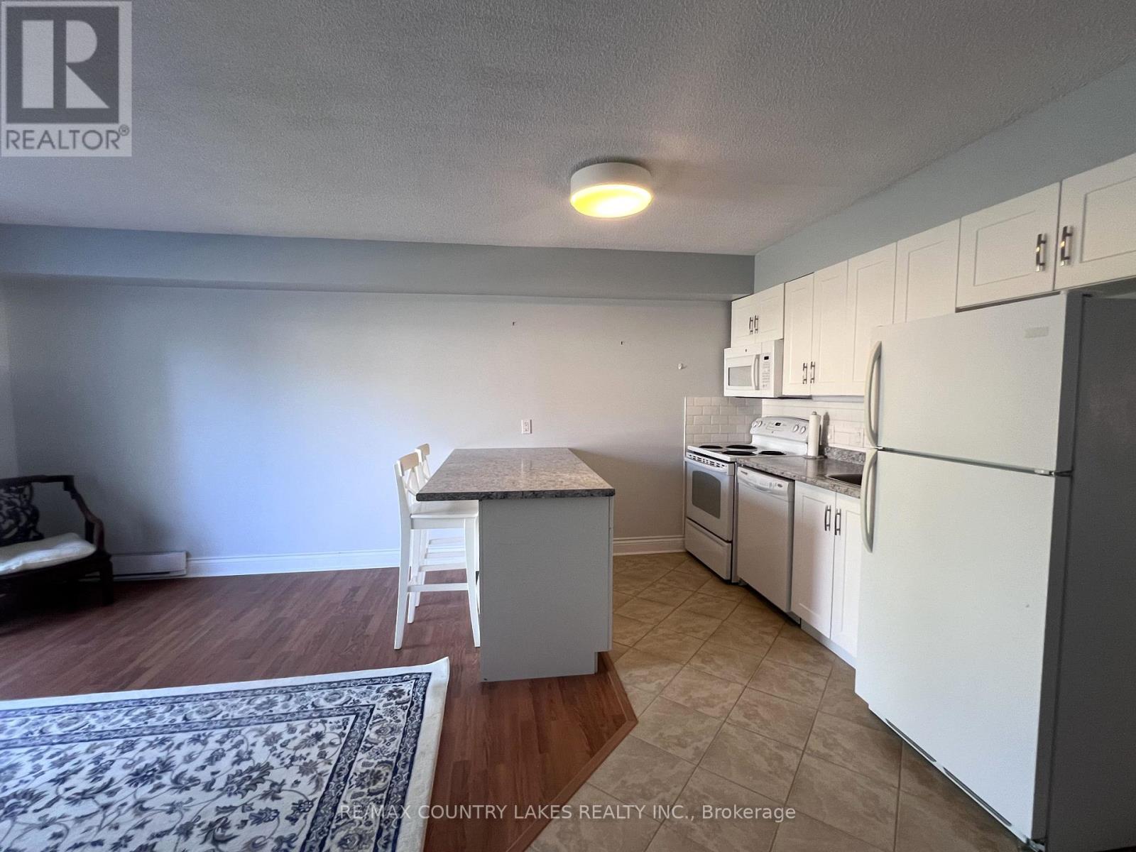 4 - 11 Laguna Parkway, Ramara, ON - Indoor Photo Showing Kitchen