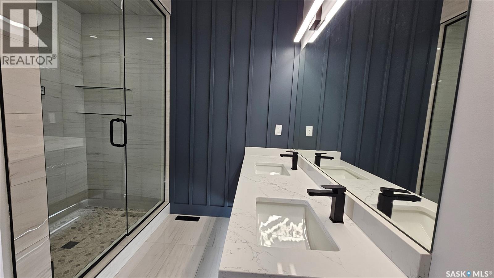 371 Sharma Crescent, Saskatoon, SK - Photo Showing Bathroom