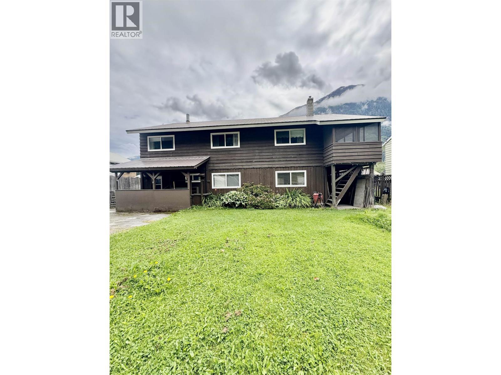 1407 Raven Street, Stewart, BC - Outdoor