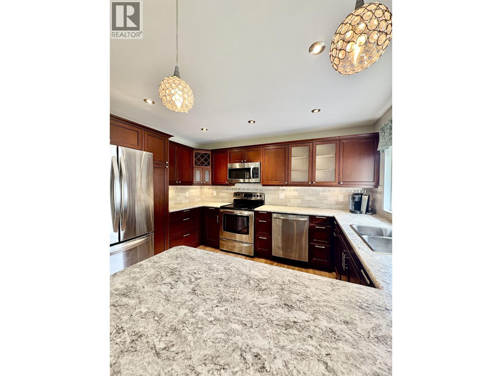 1407 Raven Street, Stewart, BC - Indoor Photo Showing Kitchen With Upgraded Kitchen