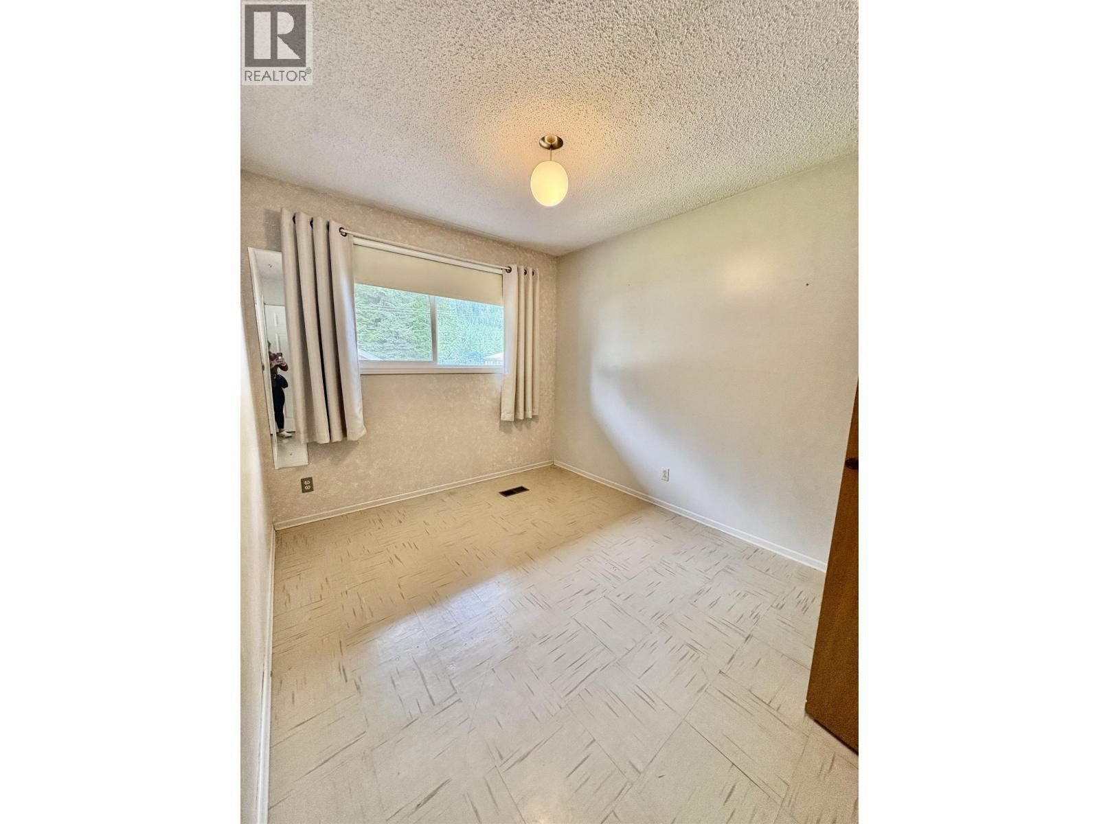 1407 Raven Street, Stewart, BC - Indoor Photo Showing Other Room