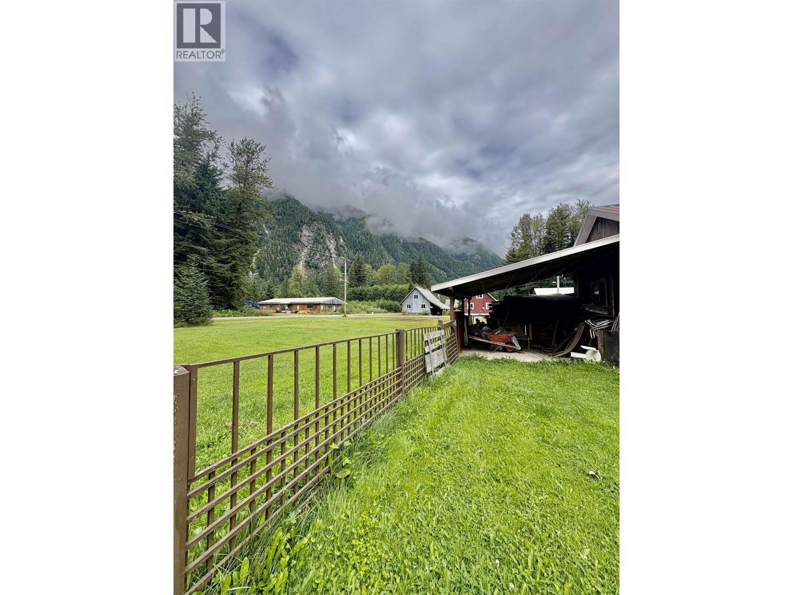 1407 Raven Street, Stewart, BC - Outdoor