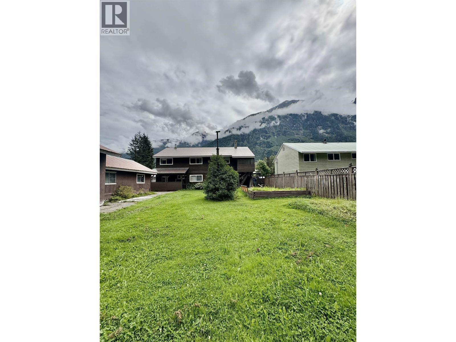 1407 Raven Street, Stewart, BC - Outdoor