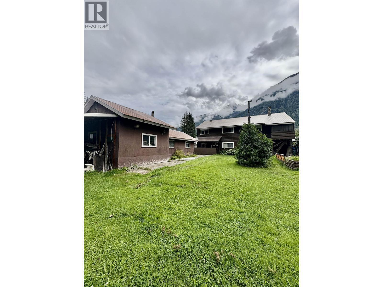1407 Raven Street, Stewart, BC - Outdoor
