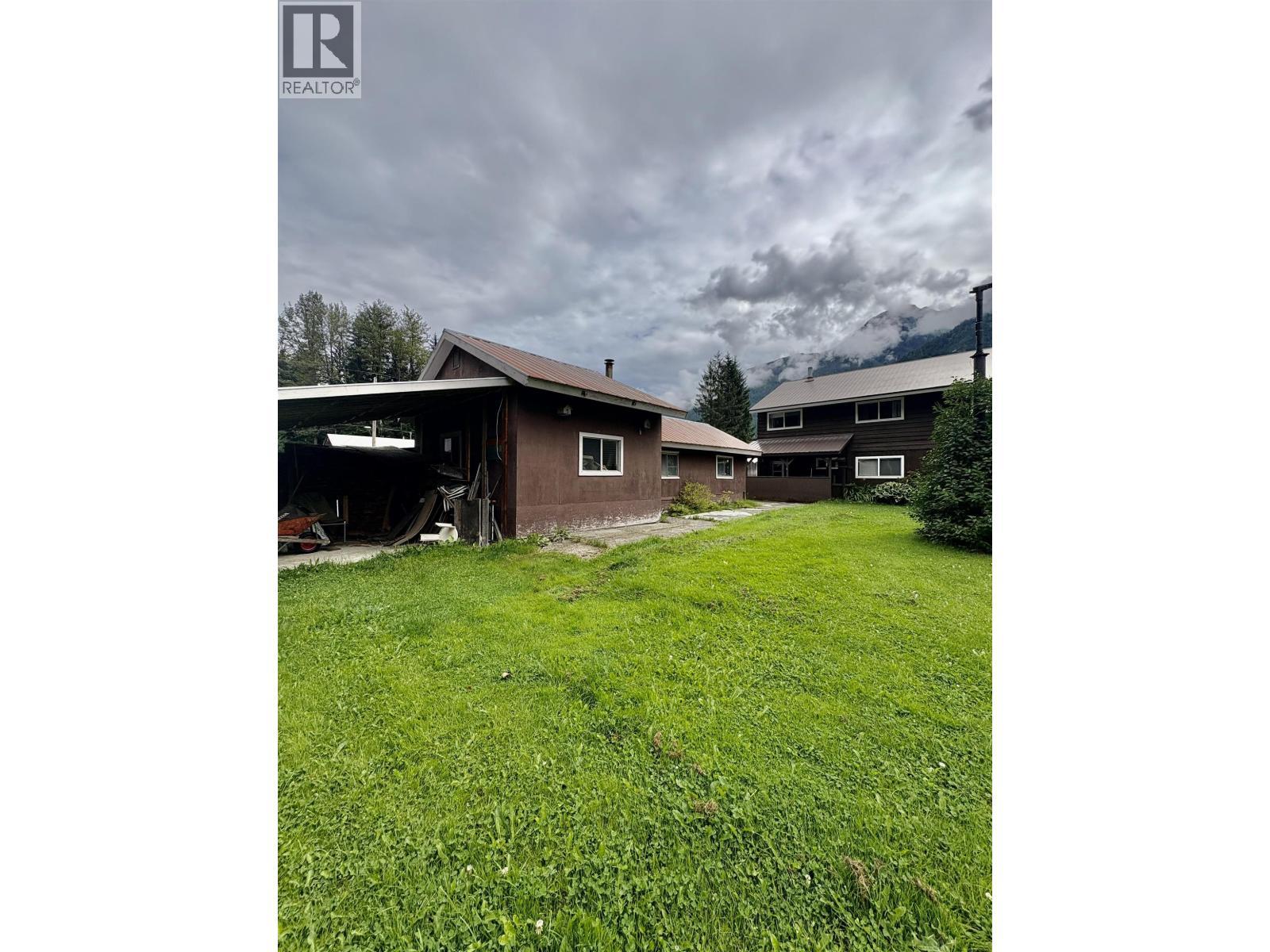 1407 Raven Street, Stewart, BC - Outdoor With Exterior