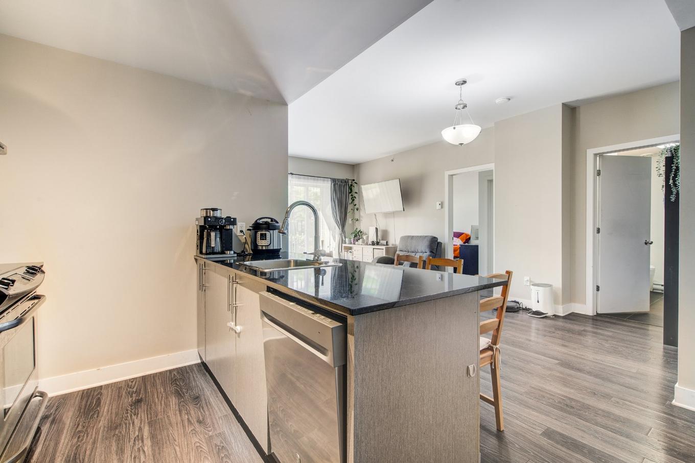 Kitchen - 108-4700 Boul. Henri-Bourassa O., Montréal (Saint-Laurent), QC - Indoor Photo Showing Kitchen