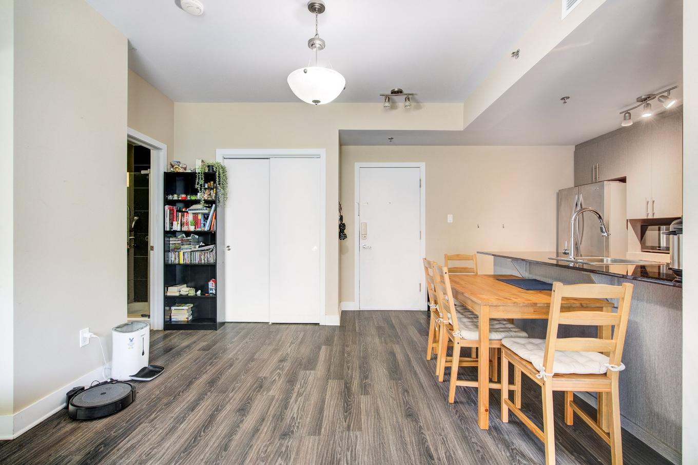 Dining room - 108-4700 Boul. Henri-Bourassa O., Montréal (Saint-Laurent), QC - Indoor