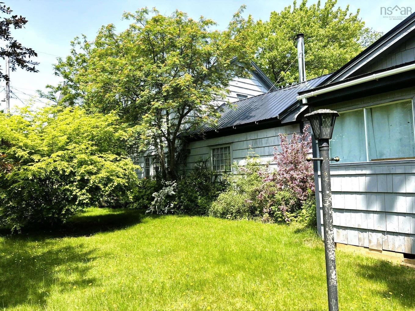 44 Church Street, Parrsboro, NS