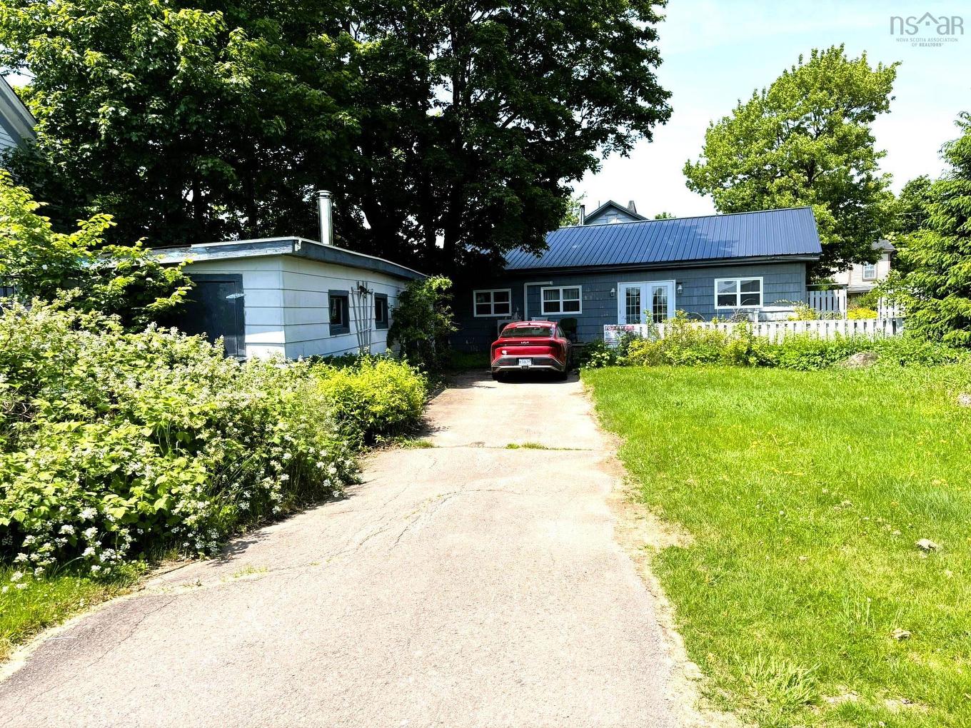 44 Church Street, Parrsboro, NS