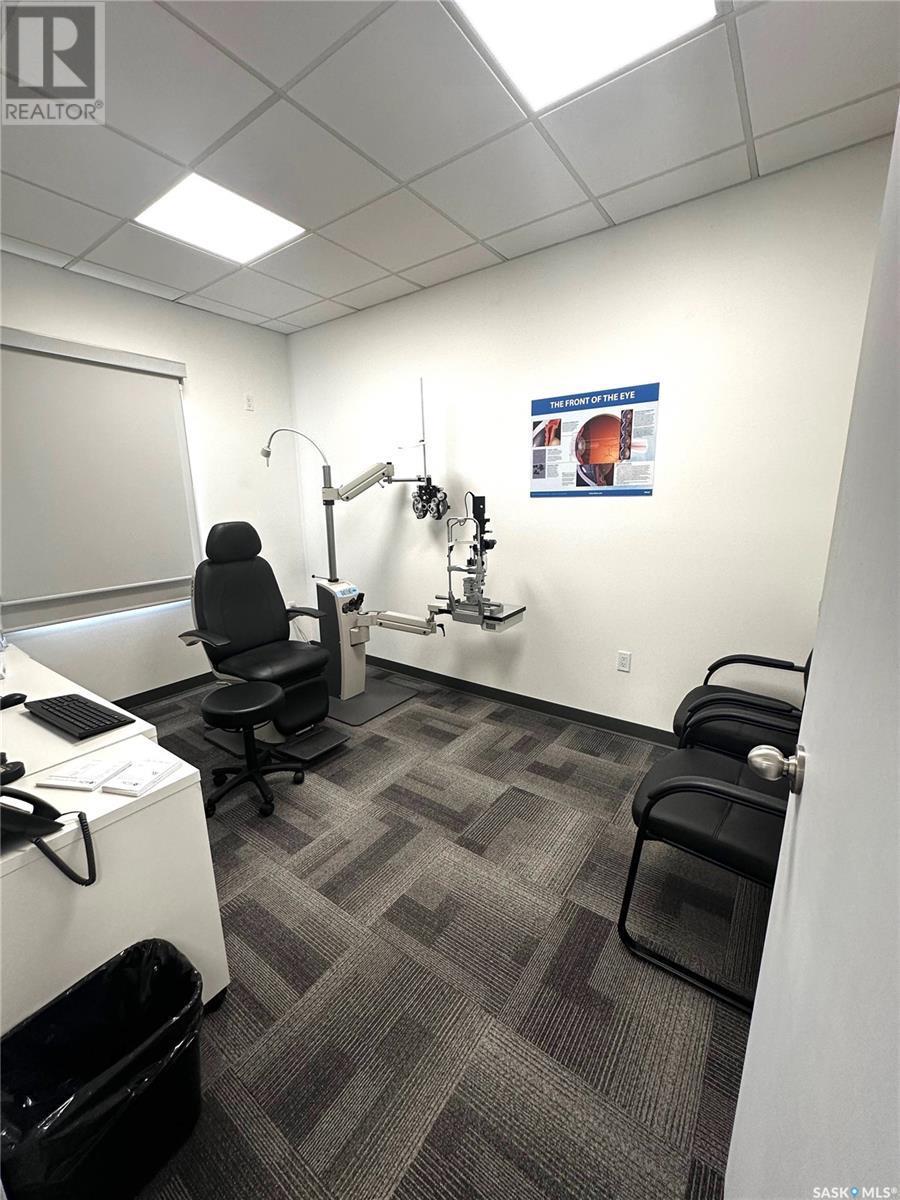 215 Chaplin Street W, Swift Current, SK