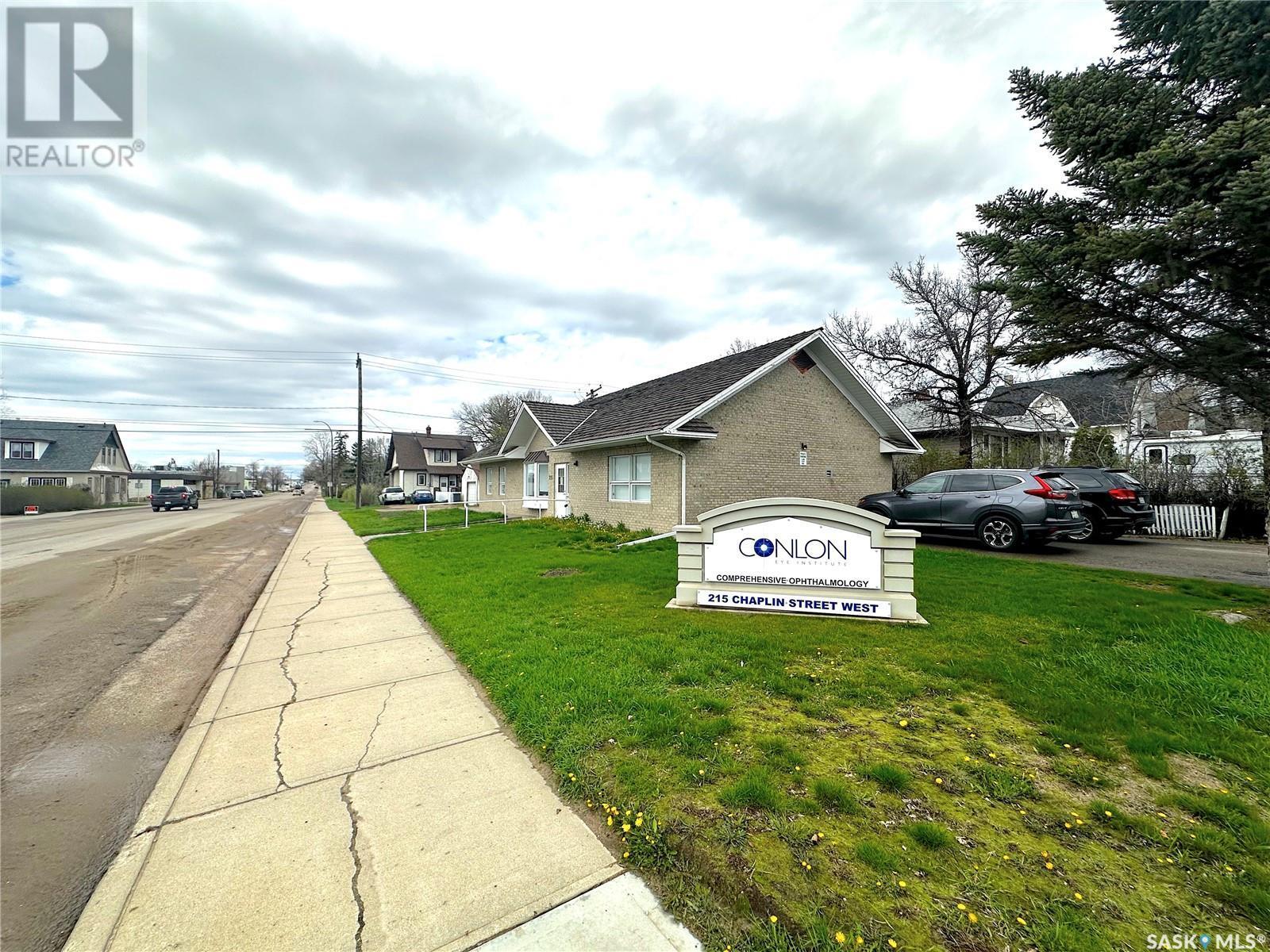 215 Chaplin Street W, Swift Current, SK