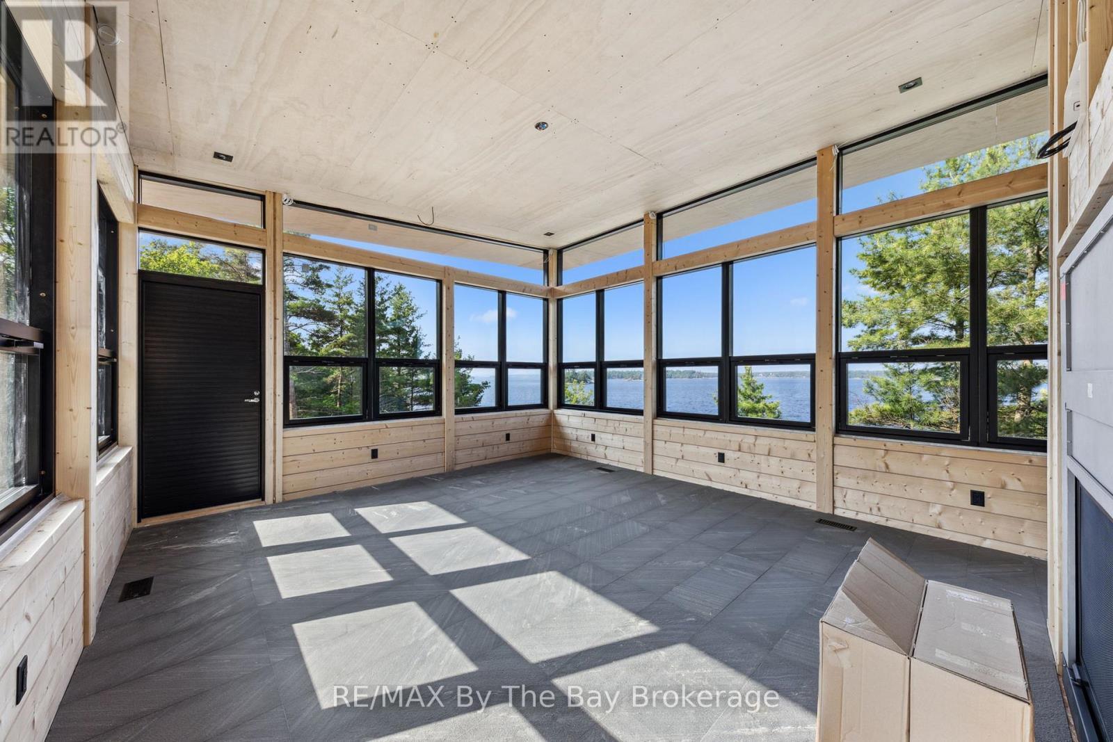 11324 Island 1810/Bone Island, Georgian Bay (Gibson), ON - Indoor Photo Showing Other Room