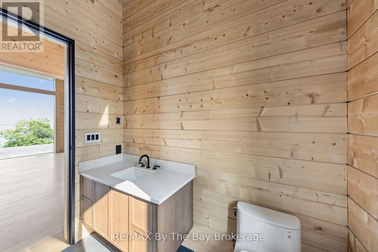 11324 Island 1810/Bone Island, Georgian Bay (Gibson), ON - Indoor