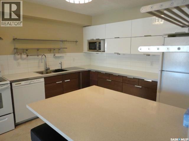 #104 2160 Cornwall Street, Regina, SK - Indoor Photo Showing Kitchen