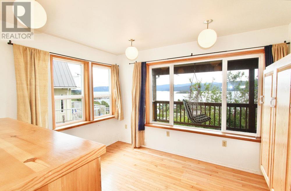 209 2Nd Avenue, Daajing Giids City, BC - Indoor Photo Showing Other Room