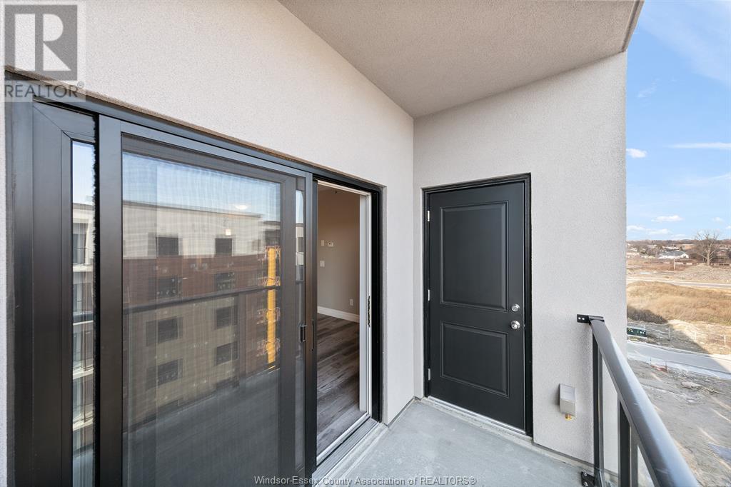 716 Brownstone Unit# 404, Tecumseh, ON - Outdoor With Balcony With Exterior