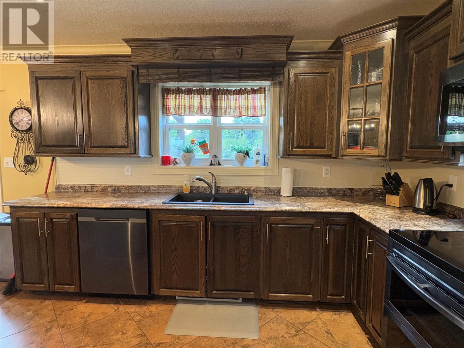 18 Mccarthy’S Lane, Kippens, NL - Indoor Photo Showing Kitchen With Double Sink