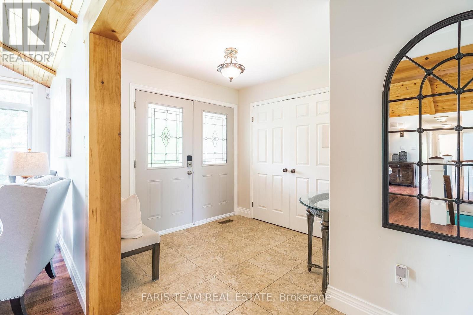 9229 25 Sideroad Adjala, Adjala-Tosorontio, ON - Indoor Photo Showing Other Room