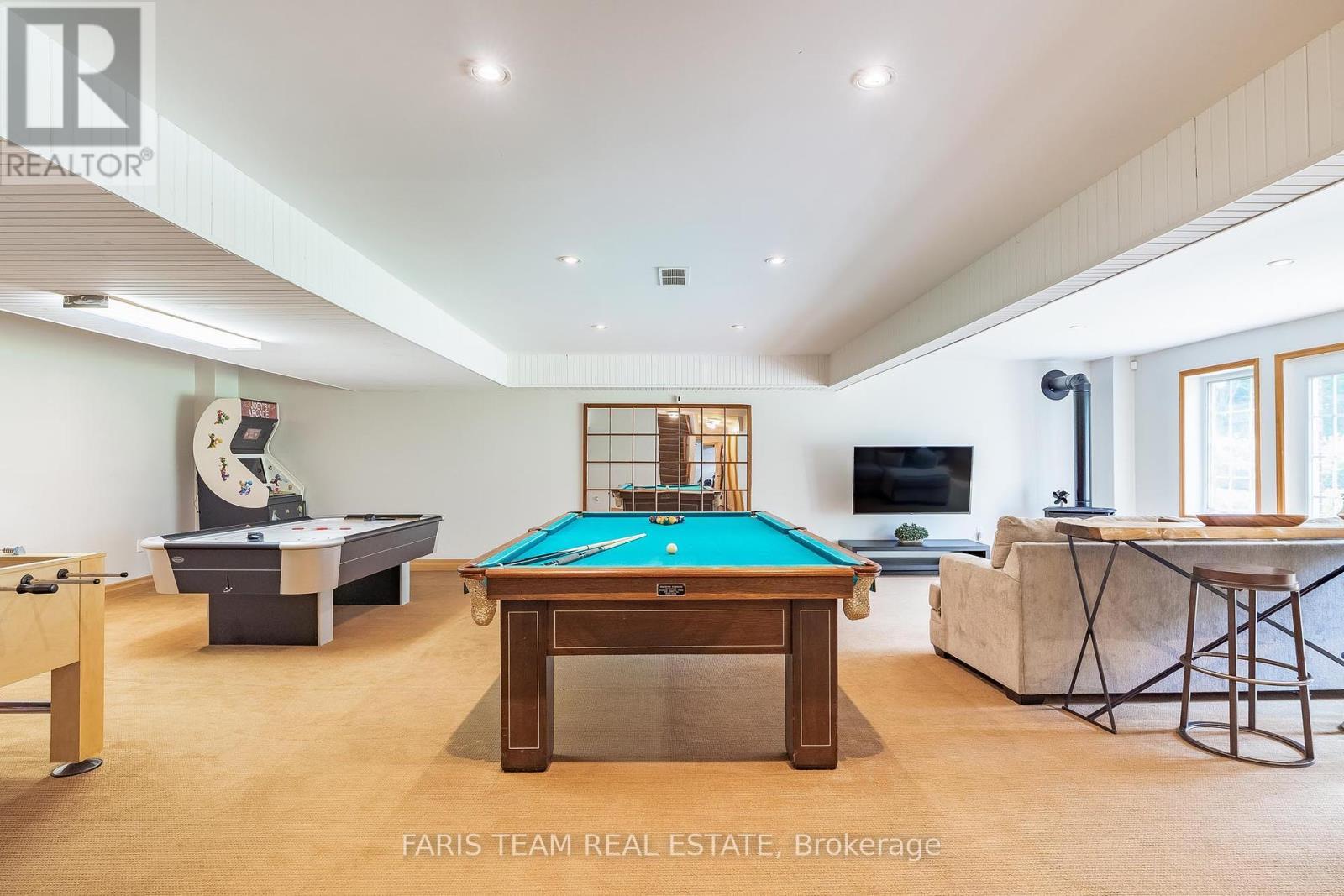 9229 25 Sideroad Adjala, Adjala-Tosorontio, ON - Indoor Photo Showing Other Room