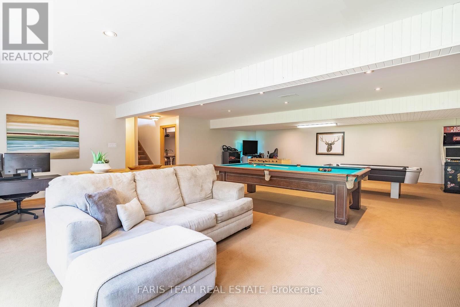 9229 25 Sideroad Adjala, Adjala-Tosorontio, ON - Indoor Photo Showing Other Room