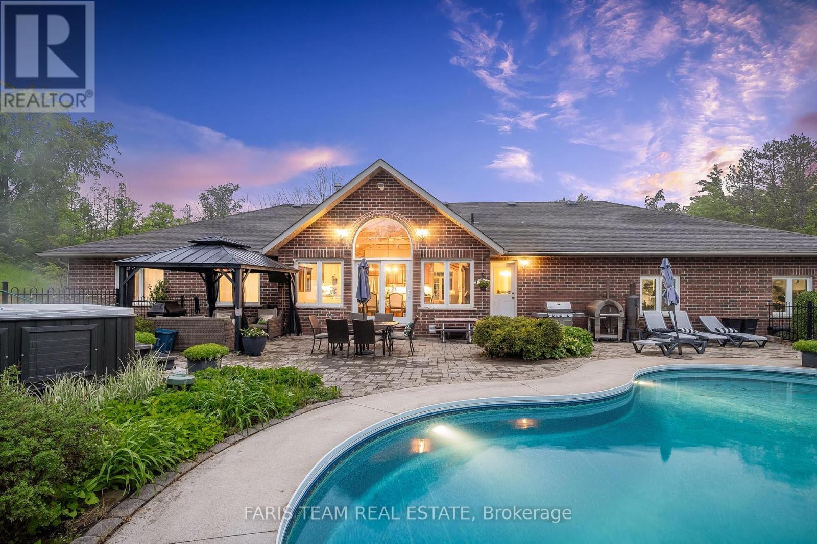 9229 25 Sideroad Adjala, Adjala-Tosorontio, ON - Outdoor With In Ground Pool With Deck Patio Veranda With Backyard