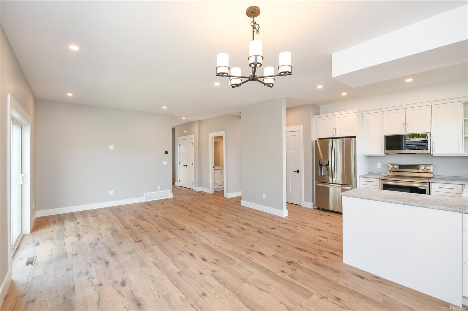 B-2315 Mcdonald Rd, Comox, BC - Indoor Photo Showing Kitchen