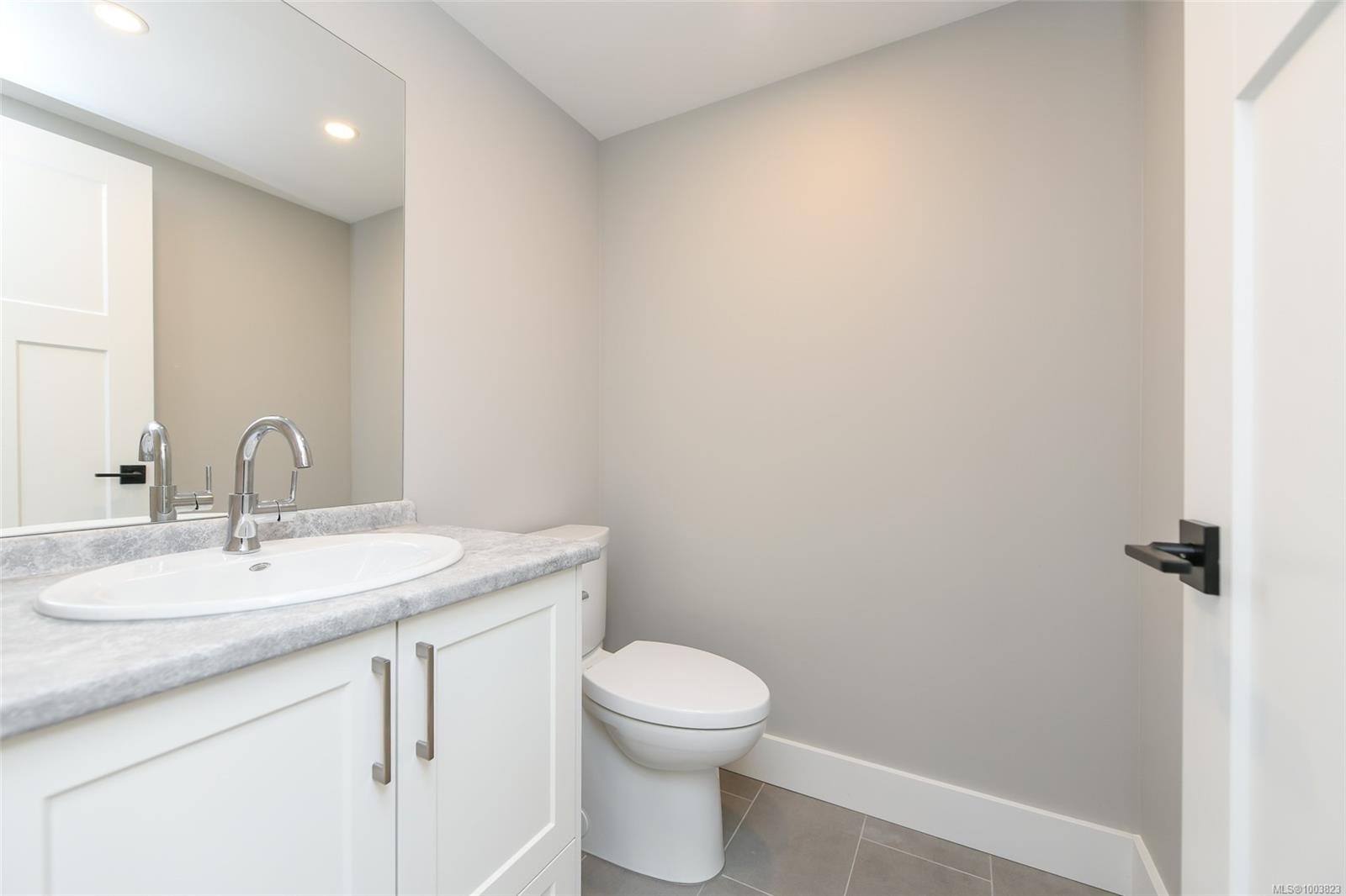 B-2315 Mcdonald Rd, Comox, BC - Indoor Photo Showing Bathroom