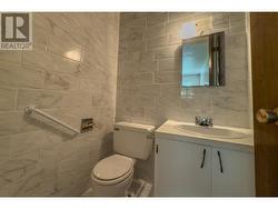 Ensuite bath -