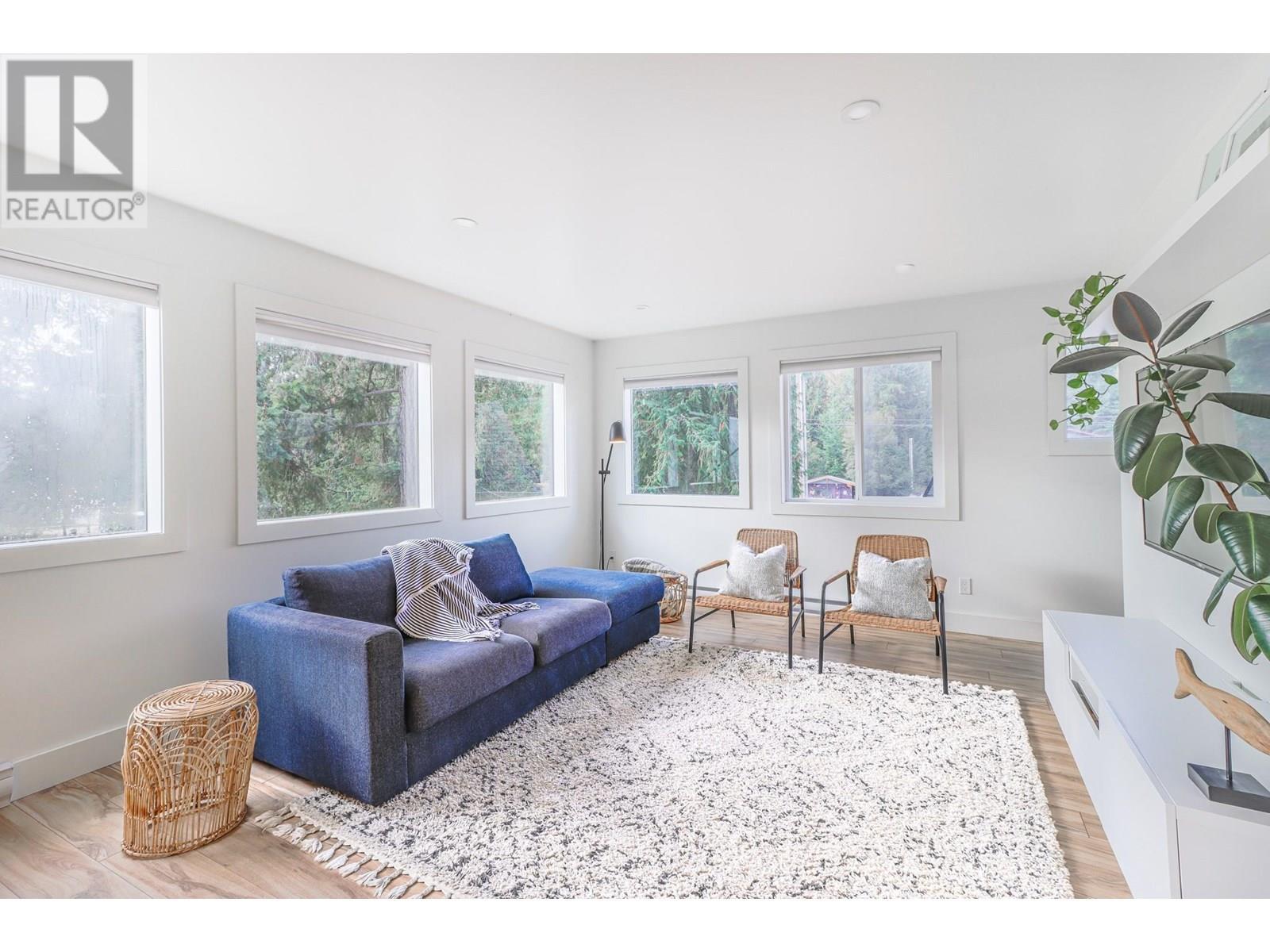 16102 3A Highway, Crawford Bay, BC - Indoor