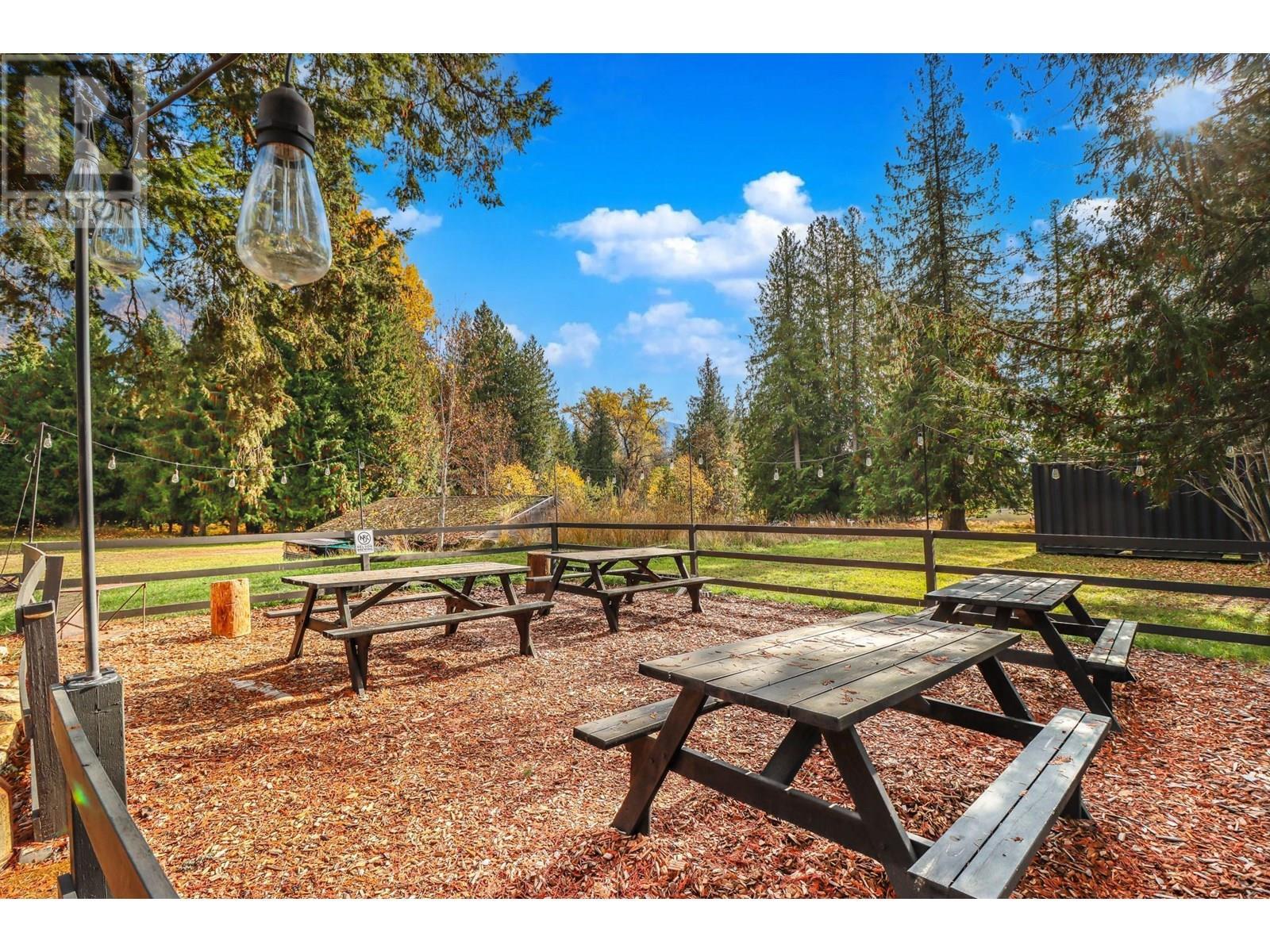 16102 3A Highway, Crawford Bay, BC - Outdoor