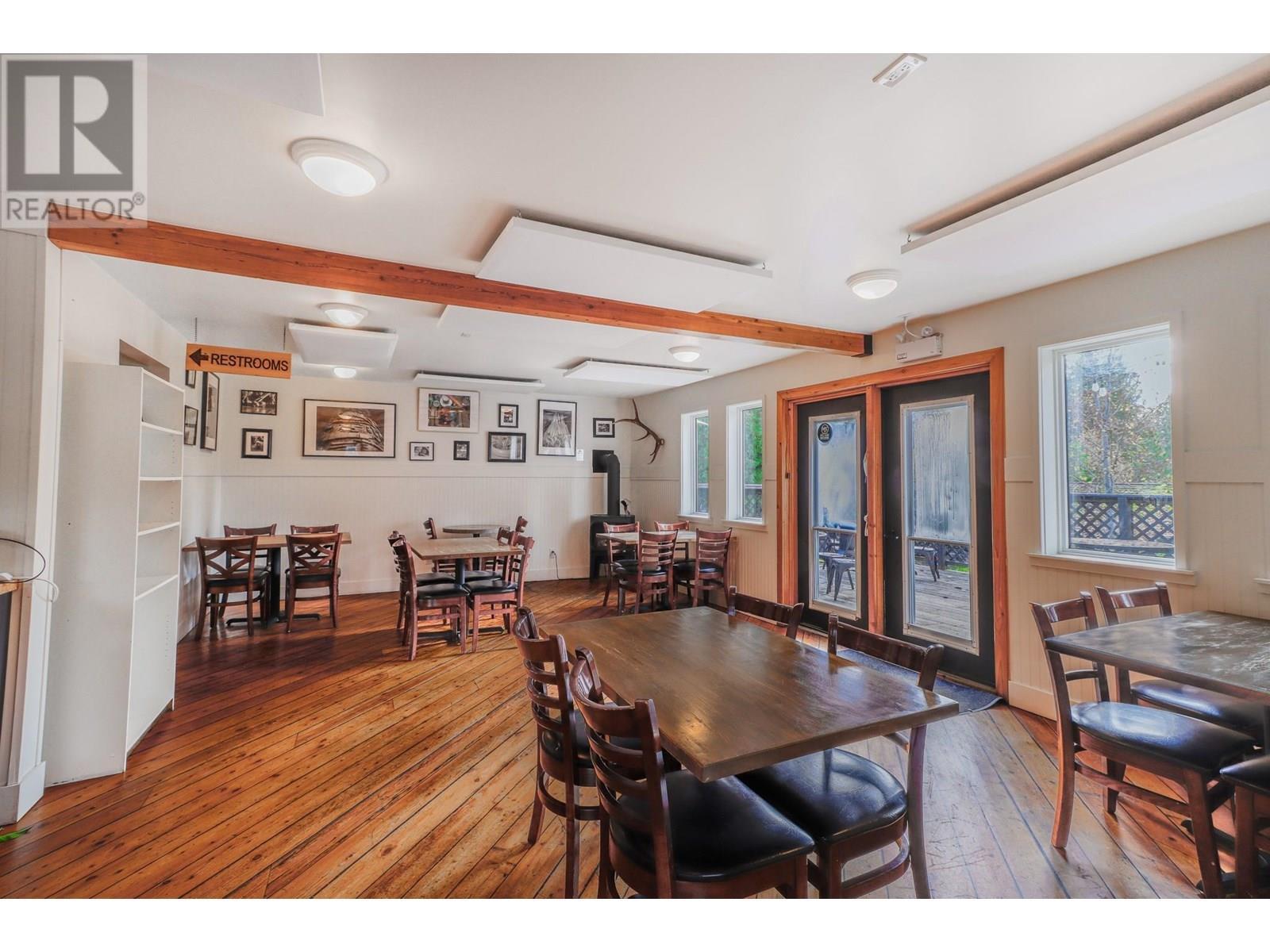 16102 3A Highway, Crawford Bay, BC - Indoor Photo Showing Dining Room